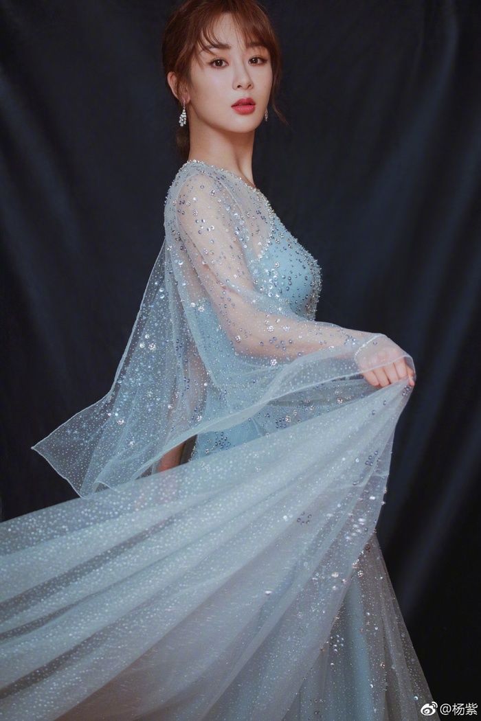Khoảnh khắc tung váy của mỹ nhân Hoa ngữ: Quan Hiểu Đồng như công chúa, Dương Tử mặt 'sượng trân' - Ảnh 6