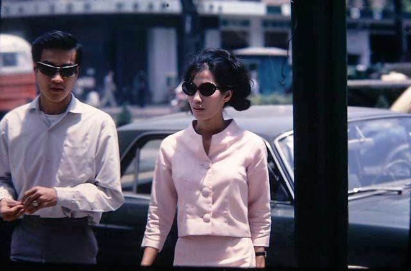 Khi những bức ảnh tái hiện lại Sài Gòn một thời, nhiều người không ngờ rằng các cụ khi đó lại thời thượng đến thế.
