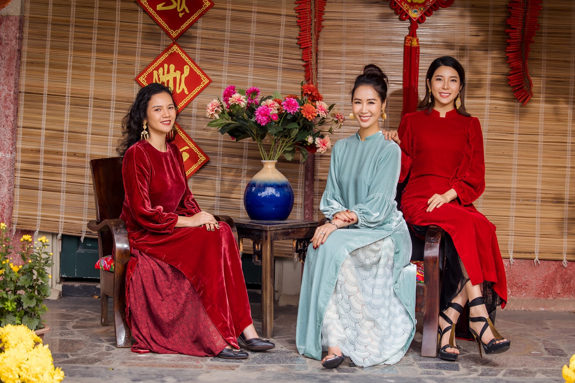 NTK La Pham có niềm đam mê đặc biệt với áo dài và các chất liệu, hoạ tiết truyền thống.