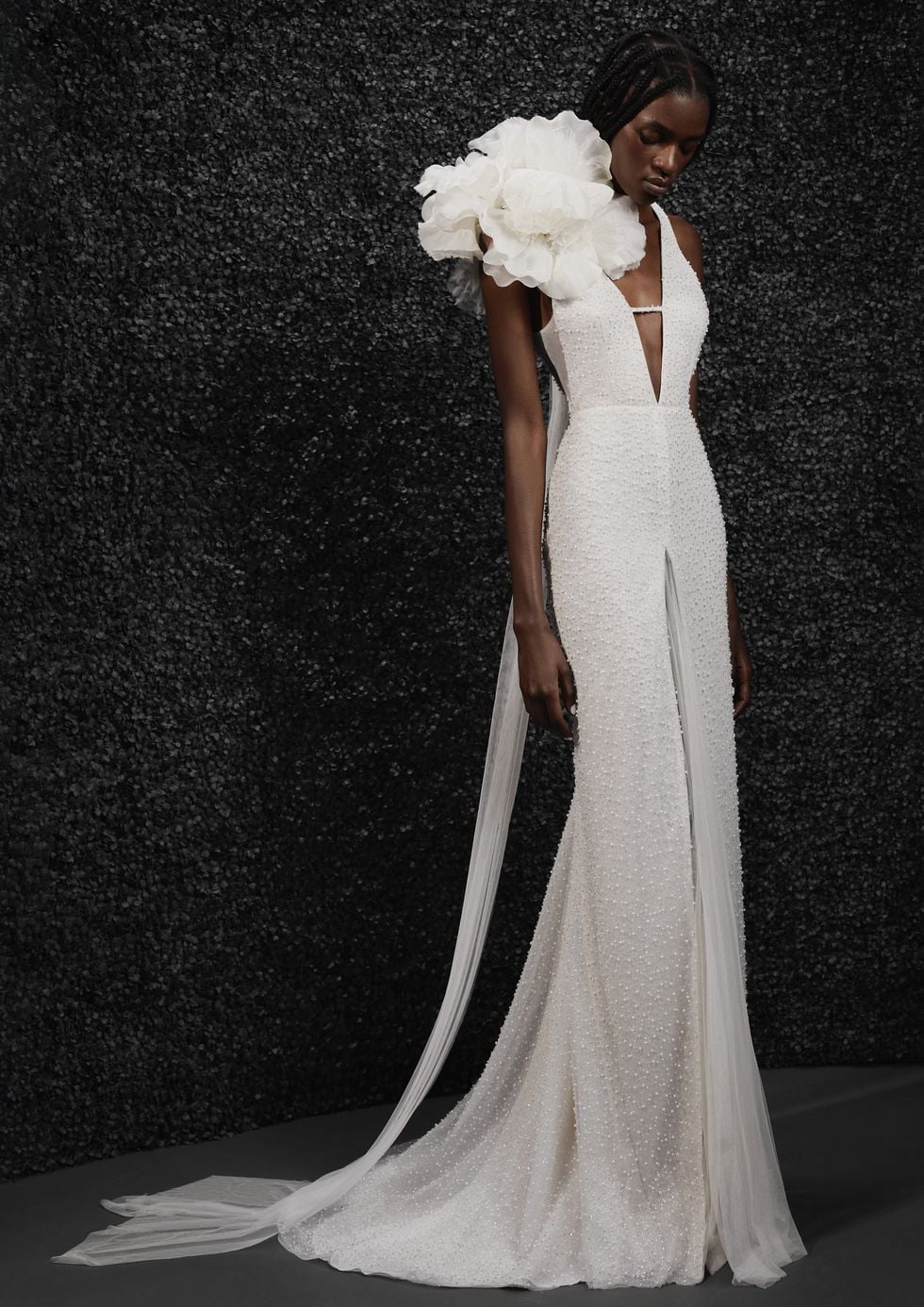 Bộ sưu tập váy cưới 2022 của Vera Wang: Đơn giản nhưng đầy sức hút - Ảnh 12