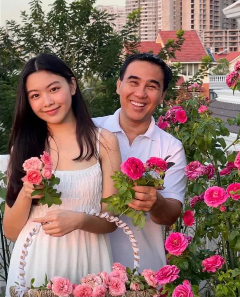 Con gái lớn nhà Quyền Linh ở tuổi 16 xinh đẹp như công chúa - Ảnh 1