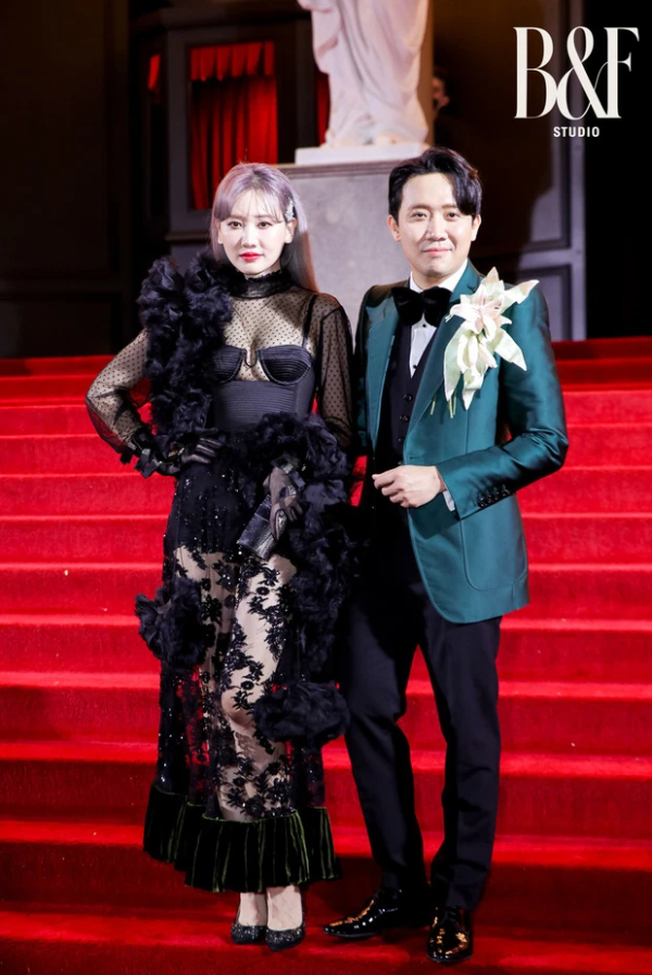 Hari Won và Trấn Thành gây tranh cãi trên thảm đỏ sự kiện Cine Gucci.