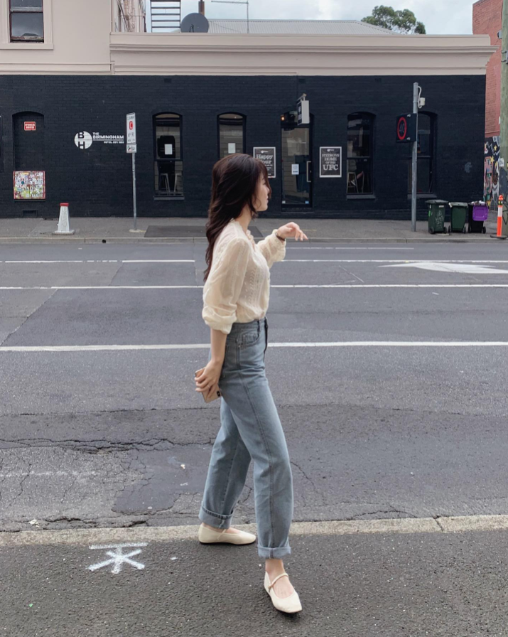 5 mẫu giày dép giúp mọi kiểu trang phục nhìn trẻ ra 5 tuổi - Ảnh 12