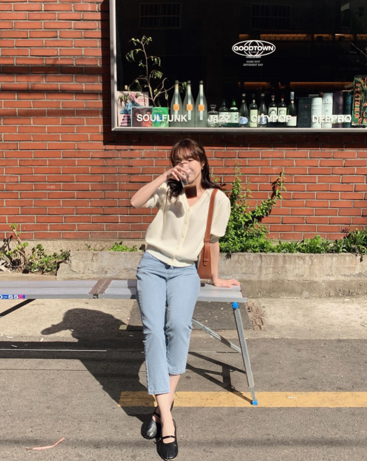 5 mẫu giày dép giúp mọi kiểu trang phục nhìn trẻ ra 5 tuổi - Ảnh 14