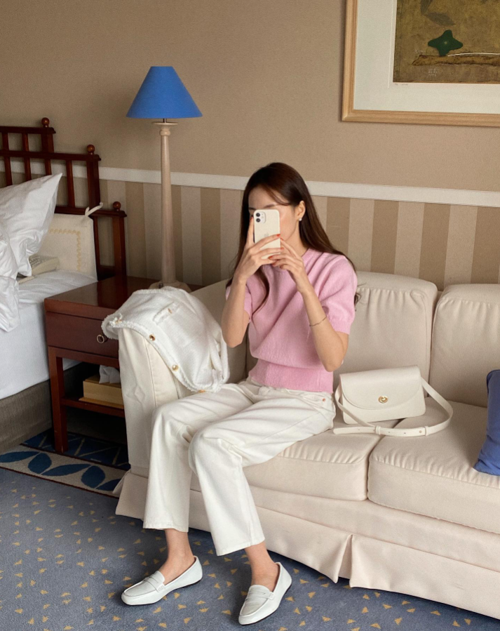 5 mẫu giày dép giúp mọi kiểu trang phục nhìn trẻ ra 5 tuổi - Ảnh 16