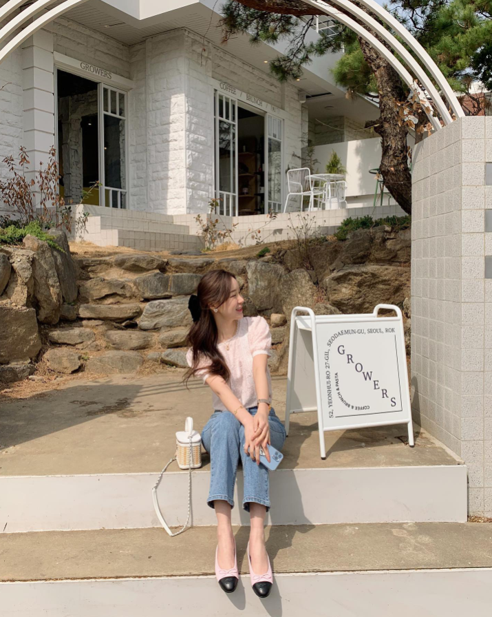 5 mẫu giày dép giúp mọi kiểu trang phục nhìn trẻ ra 5 tuổi - Ảnh 18