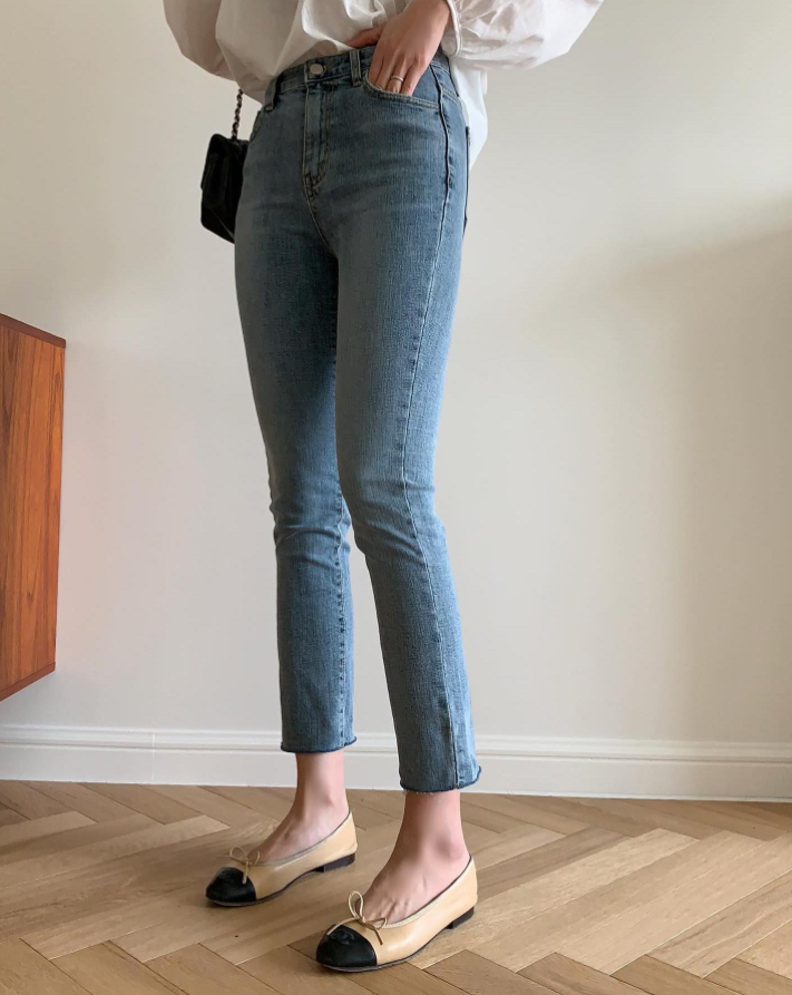 5 mẫu giày dép giúp mọi kiểu trang phục nhìn trẻ ra 5 tuổi - Ảnh 19