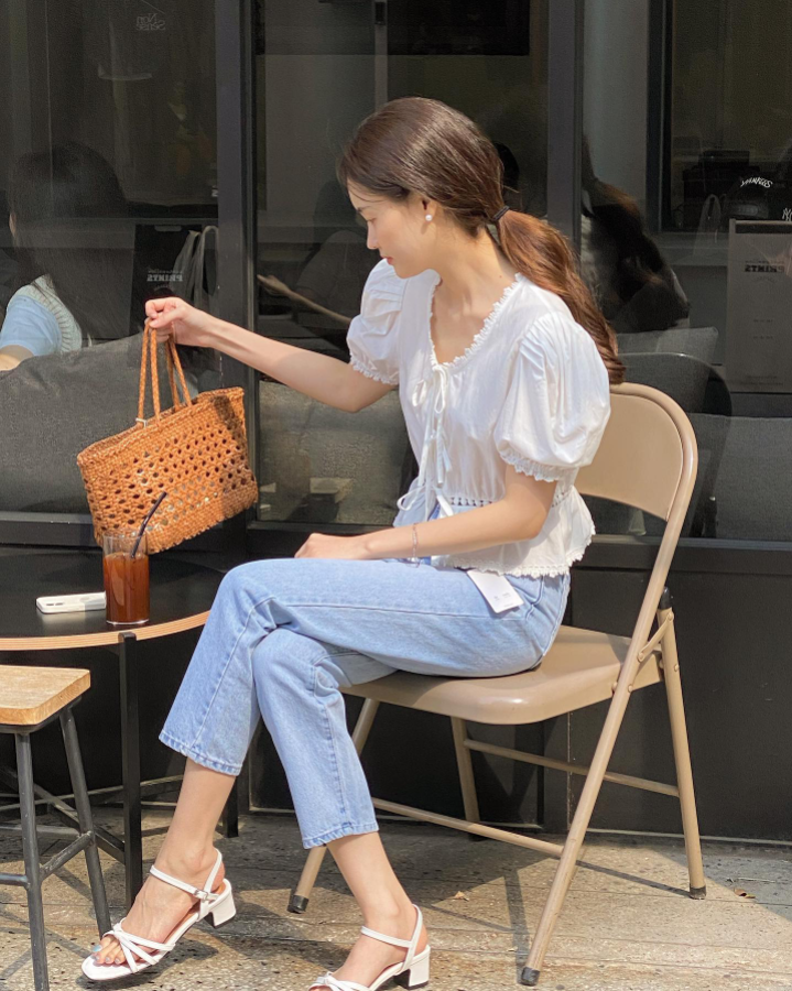 5 mẫu giày dép giúp mọi kiểu trang phục nhìn trẻ ra 5 tuổi - Ảnh 5