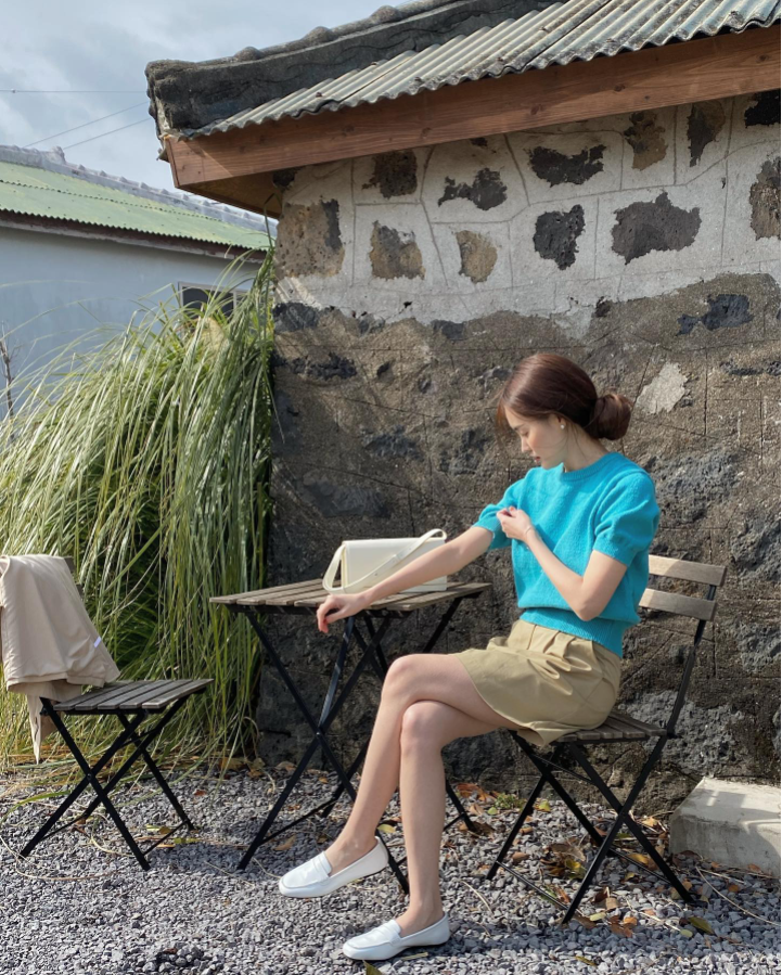 5 mẫu giày dép giúp mọi kiểu trang phục nhìn trẻ ra 5 tuổi - Ảnh 1