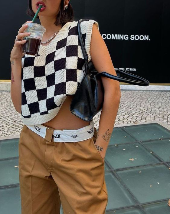 Chiếc quần 55 tuổi hồi sinh vì chị em thích khoe eo thon, dáng ngọc - Ảnh 3