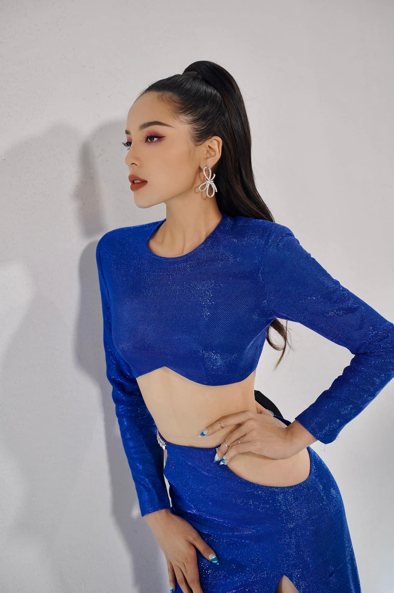 Từ khi giảm cân, sở hữu vòng eo con kiến, Hoa hậu Kỳ Duyên chăm mặc áo croptop hơn cả - Ảnh 12