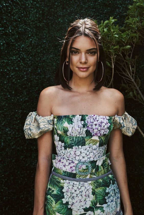 Kendall Jenner đốt cháy mùa hè nhờ 4 kiểu váy khoe trọn dáng ngọc - Ảnh 1