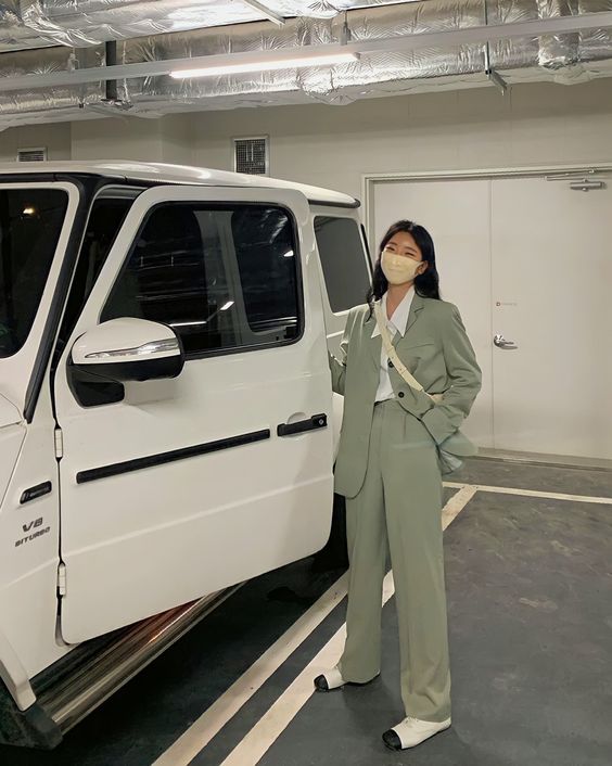 Muôn kiểu mặc blazer cho hè 2022 - Ảnh 2