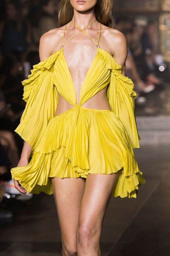 Cách mặc đẹp với PLAYSUIT trang phục mặc mùa hè vừa đẹp vừa tiện dụng - Ảnh 18