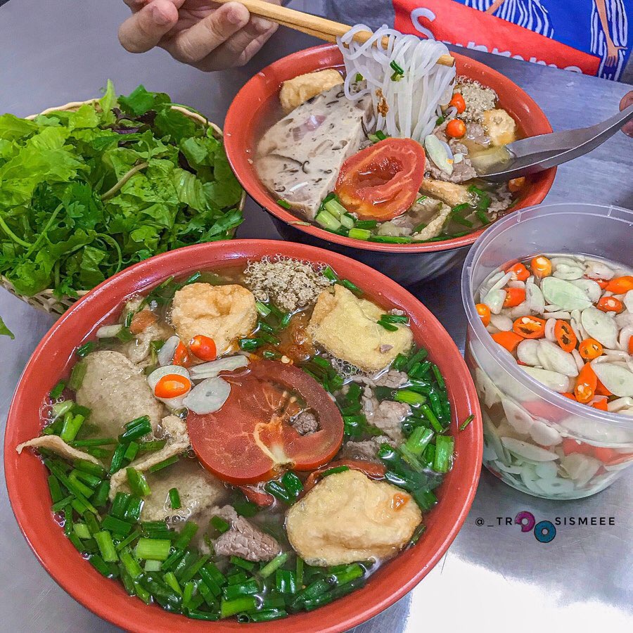 4 quán bún riêu cua ở Hà Nội trả lời câu hỏi 'trưa nay ăn gì no và ngon' - Ảnh 6