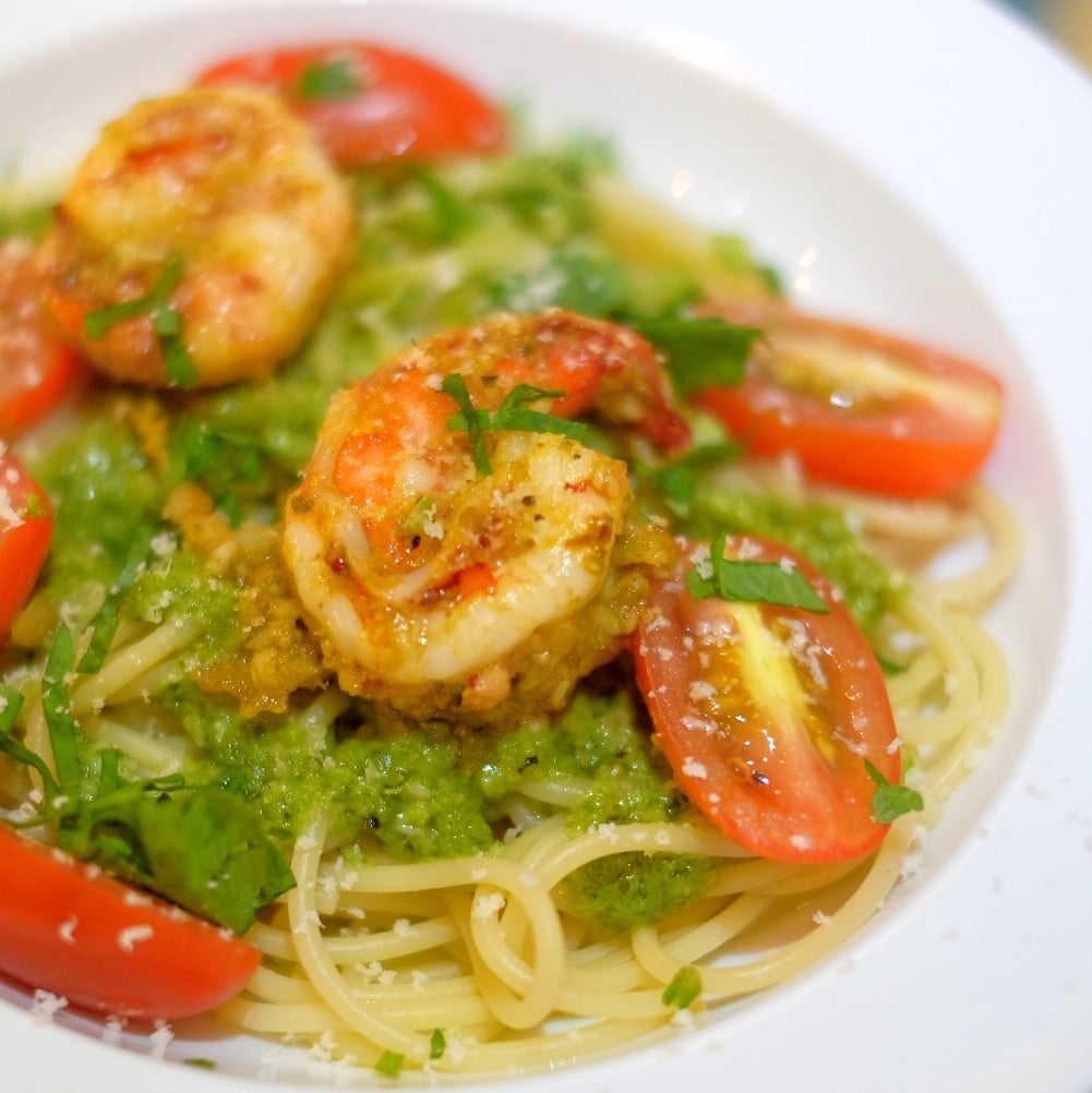Cách làm tôm chiên pesto cùng tỏi và khoai tây cực hấp dẫn tại nhà