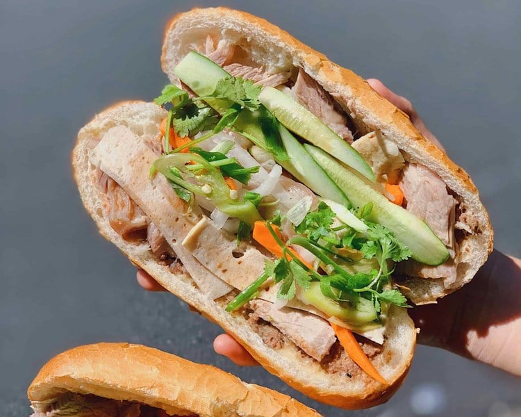 Còn đối với những ai thích ăn đồ khô, thì chắc chắn rồi, bánh mì chính là sự lựa chọn tốt nhất của bạn!