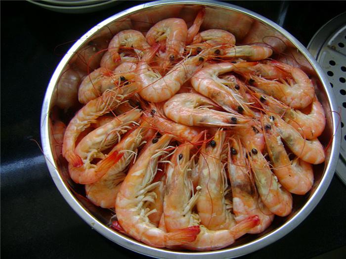 Bỏ túi bí quyết luộc tôm không bị tanh mà lại ngon ngọt cực kì