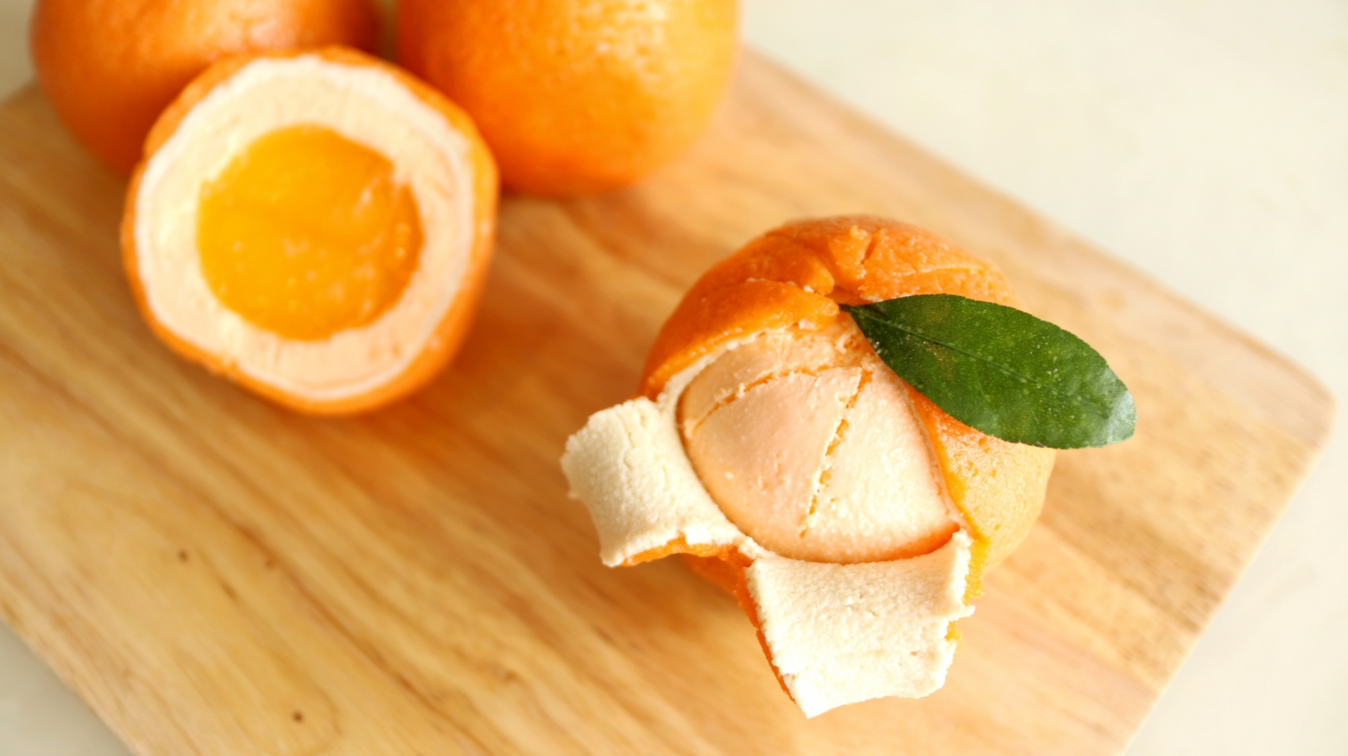 Ông bố Hà Nội hướng dẫn cách làm bánh phô mai thạch cam đẹp như cam thật - Ảnh 1
