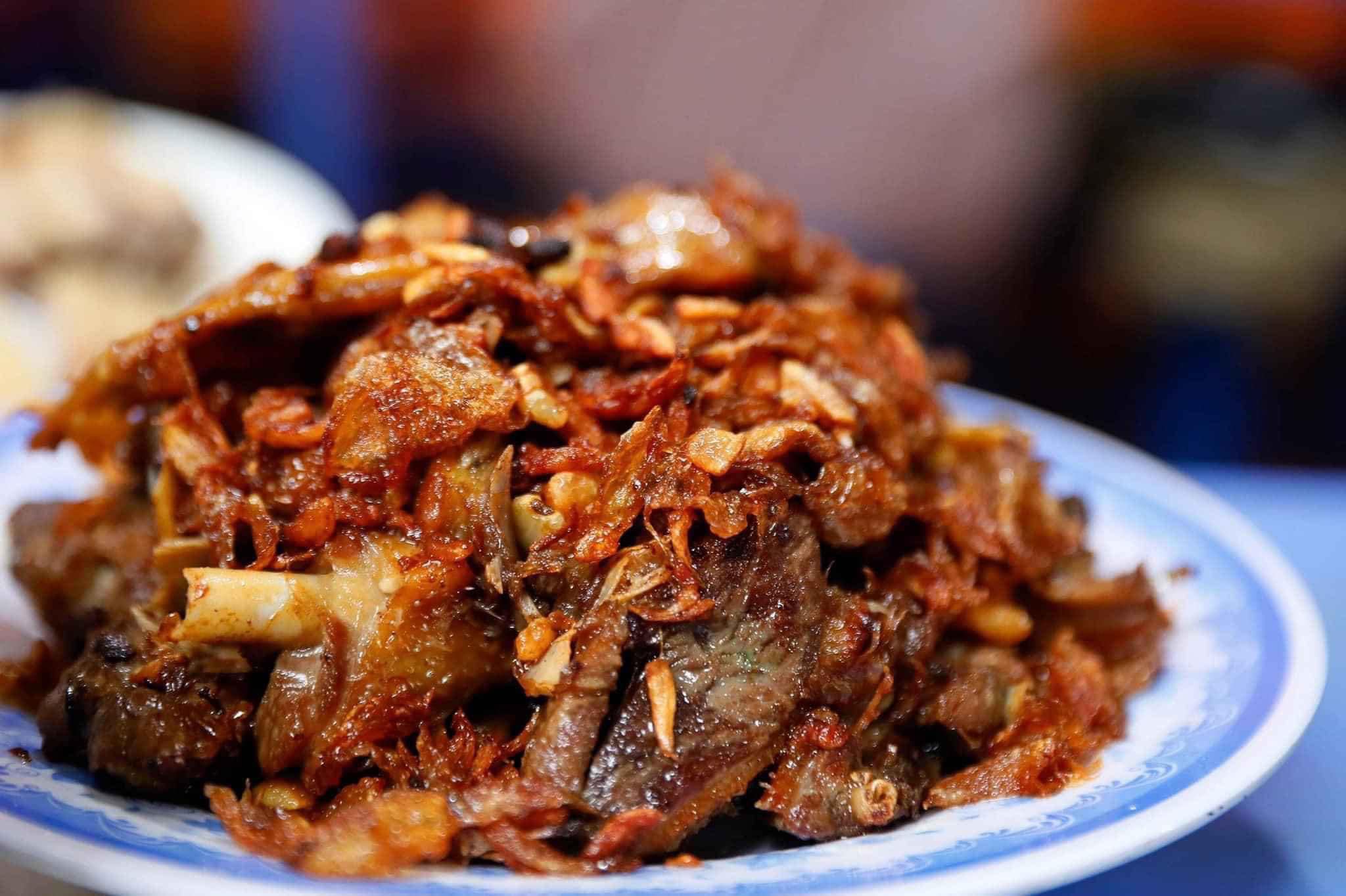 Cách làm ngan cháy tỏi thơm lừng, hấp dẫn cho bữa cơm gia đình ngày cuối tuần