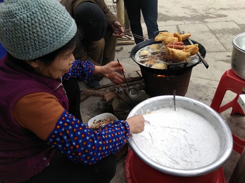Bánh áp chao - thức ăn vặt mùa lạnh ngon nức tiếng của vùng Đông Bắc - Ảnh 4