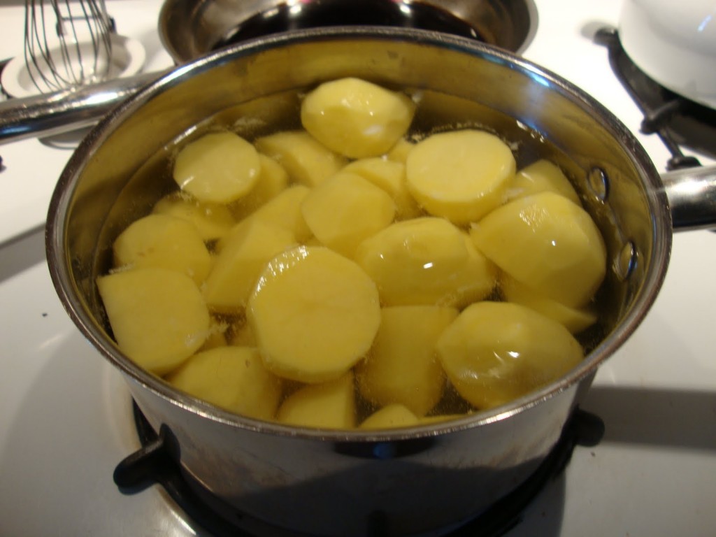 Mẹo luộc khoai tây được nhanh chín, giúp người nội trợ tiết kiệm thời gian nấu nướng   - Ảnh 4