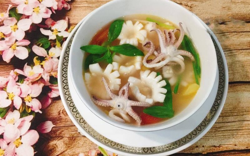Cách nấu canh mực nấu dứa chua cay nịnh miệng, đưa cơm, rất hợp ngày lạnh