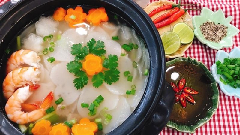 Cách nấu súp bánh phồng tôm hải sản lạ miệng cho bữa cơm chiều của cả gia đình