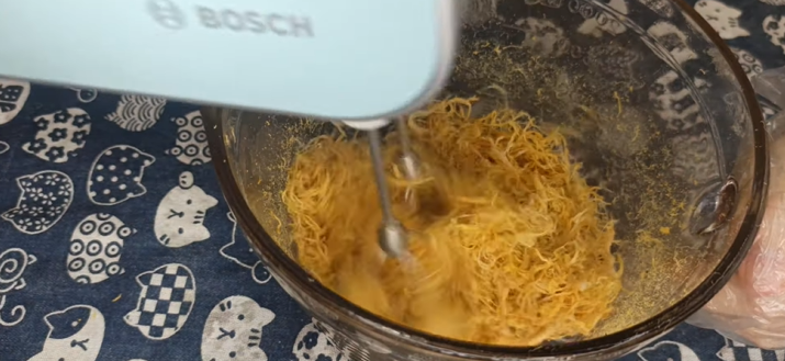 Mẹ đảm Hà Nội hướng dẫn cách làm chà bông bằng máy đánh trứng nhanh, ngon, dễ - Ảnh 9