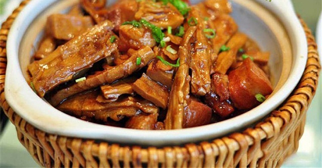 Cách nấu gà kho măng khô đậm đà, lạ miệng, đổi món cuối tuần cực hợp