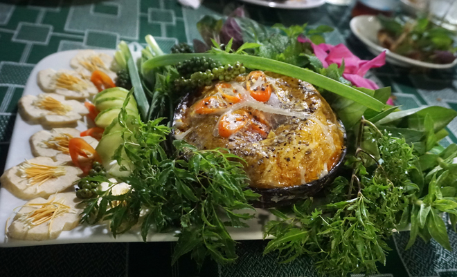 Mắm đùm hấp gáo dừa - món ăn dân dã nhưng cầu kỳ của Cần Thơ 