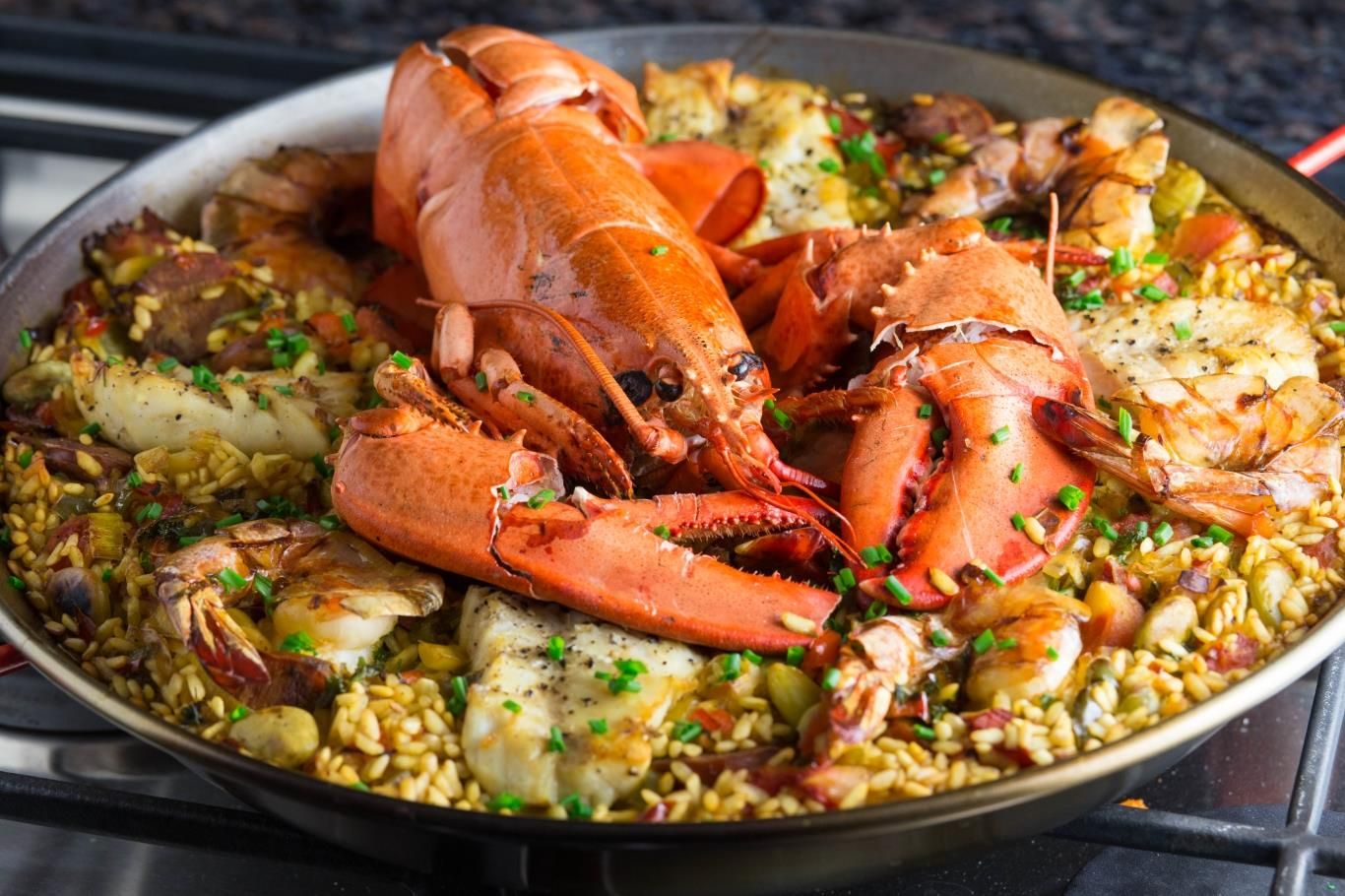 Paella - món cơm chiên được mệnh danh là “quốc hồn quốc túy” của xứ sở bò tót  - Ảnh 1