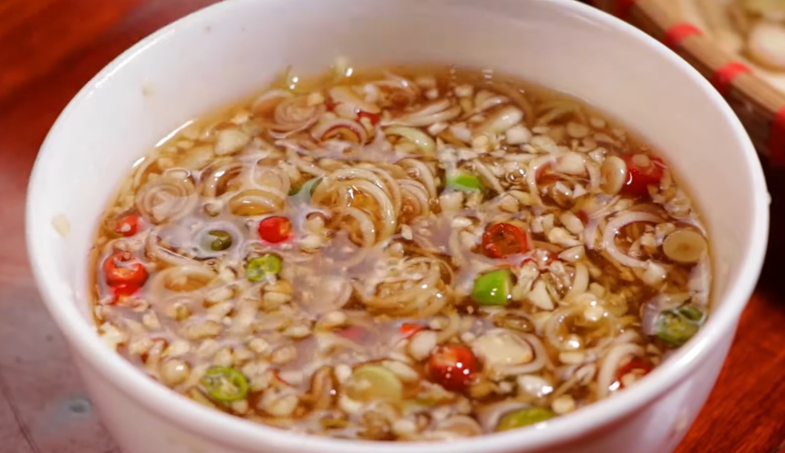 Cách làm gỏi sò huyết kiểu Thái chua cay, chuẩn vị lại không sợ bị tanh - Ảnh 1