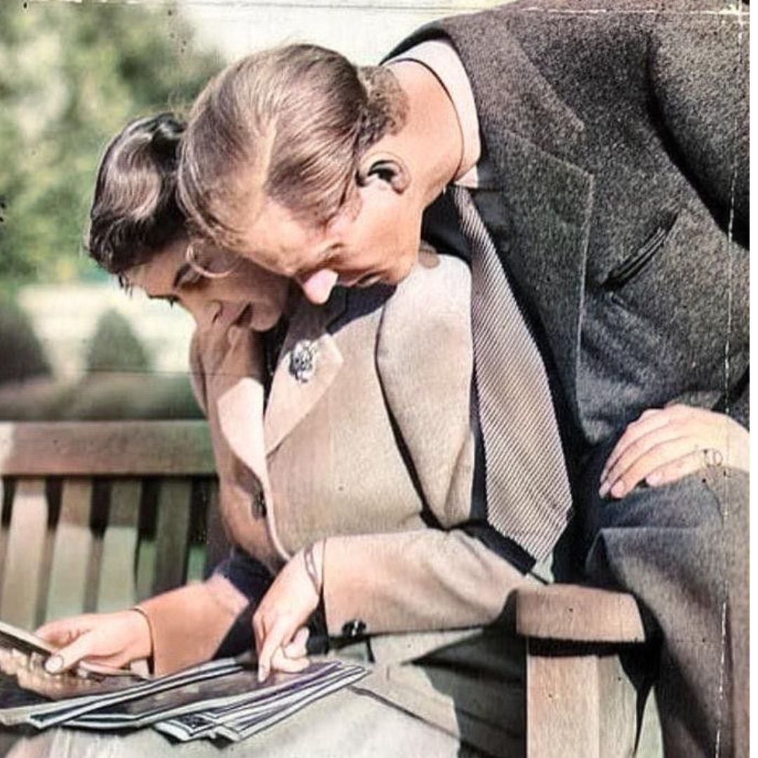 Chuyện tình cổ tích của Nữ Hoàng Elizabeth II và Hoàng thân Philip