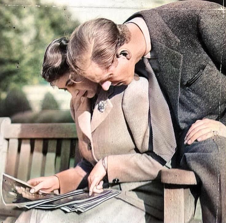 Chuyện tình cổ tích của Nữ Hoàng Elizabeth II và Hoàng thân Philip - Ảnh 1