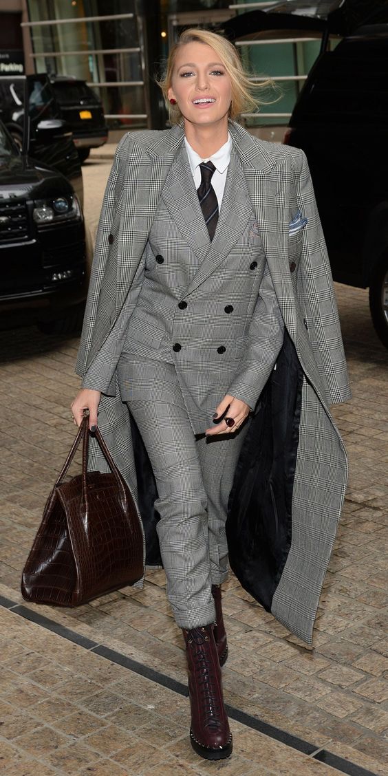 Thời Trang Suit của Phụ Nữ - Khẳng Định Nữ Quyền Qua Phong Cách Tối Giản và Tinh Tế
 - Ảnh 20