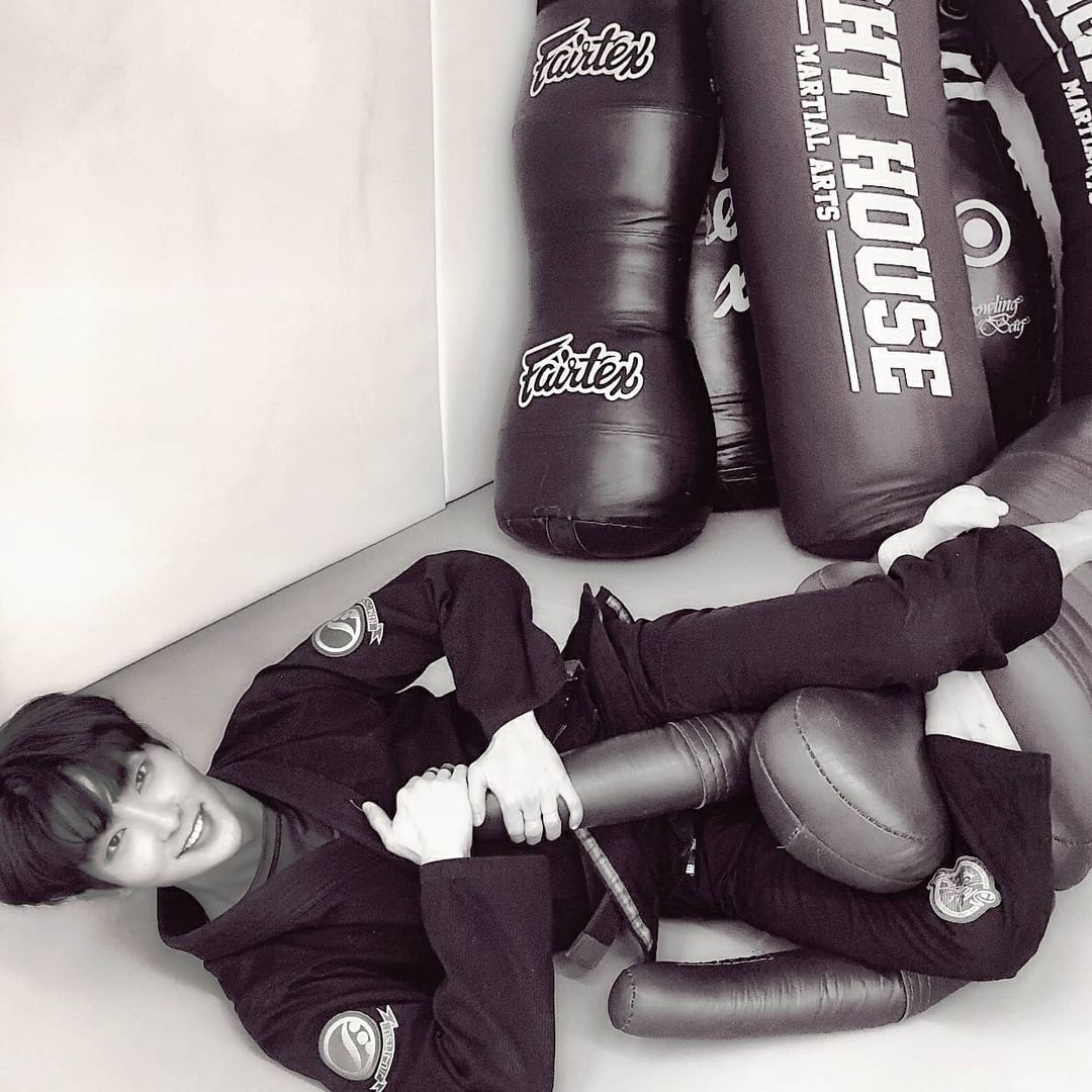 Dù bước sang tuổi 40 nhưng Lee Joon-Gi vẫn vào vai sinh viên đại học trong bộ phim nhất - Ảnh 1