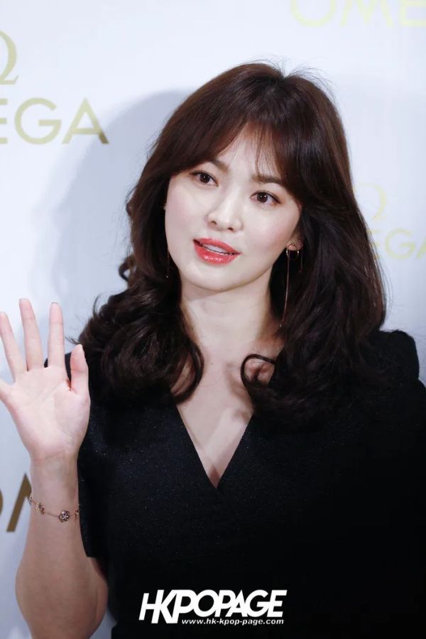 4 kiểu tóc đẹp xuất sắc của Song Hye Kyo - Ảnh 1