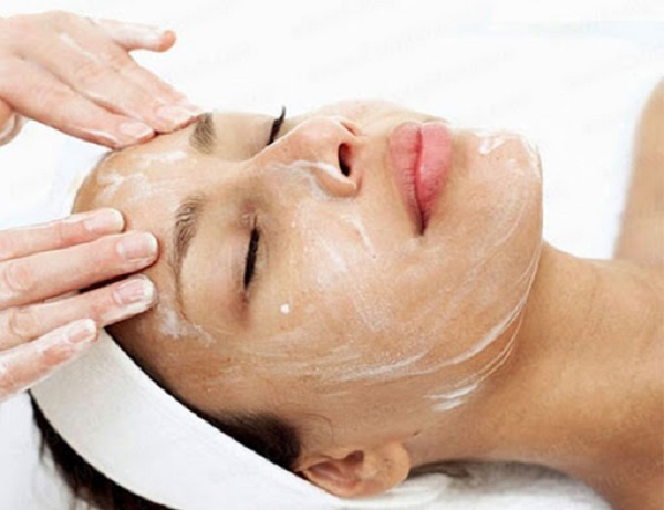Dưỡng ẩm và cấp nước cho da giúp phòng tránh tình trạng khô da, bong tróc, kích ứng - Ảnh 3
