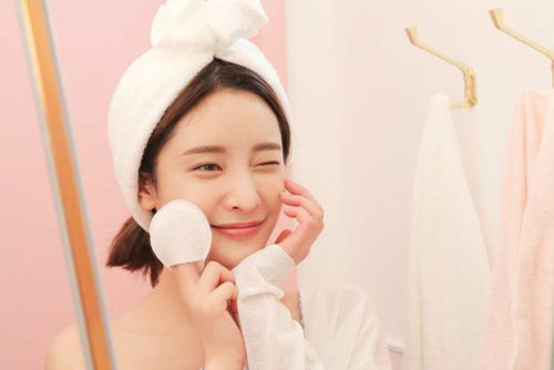 Dấu hiệu nhận biết da khô thiếu nước và cách chăm sóc hiệu quả