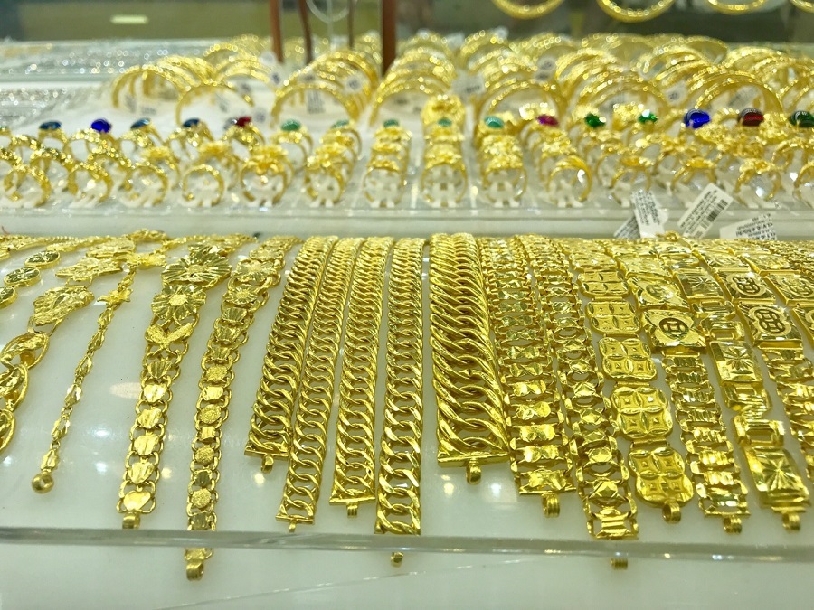 Giá vàng hôm nay 13/12: Vàng trong nước tiếp tục tăng cao tiến sát ngưỡng 62 triệu đồng/lượng