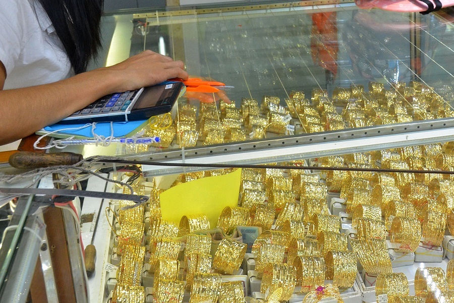 Giá vàng hôm nay tại thị trường trong nước tiếp đà tăng mạnh mẽ của giá vàng thế giới