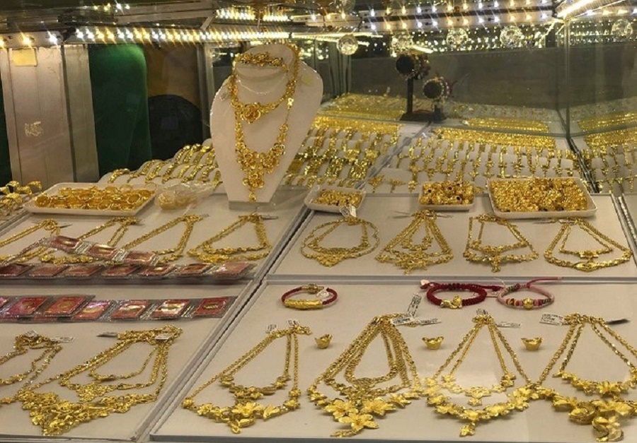 Giá vàng hôm nay 19/1: Vàng SJC giằng co giữa giảm và tăng giá, trong khi vàng thế giới giảm nhẹ