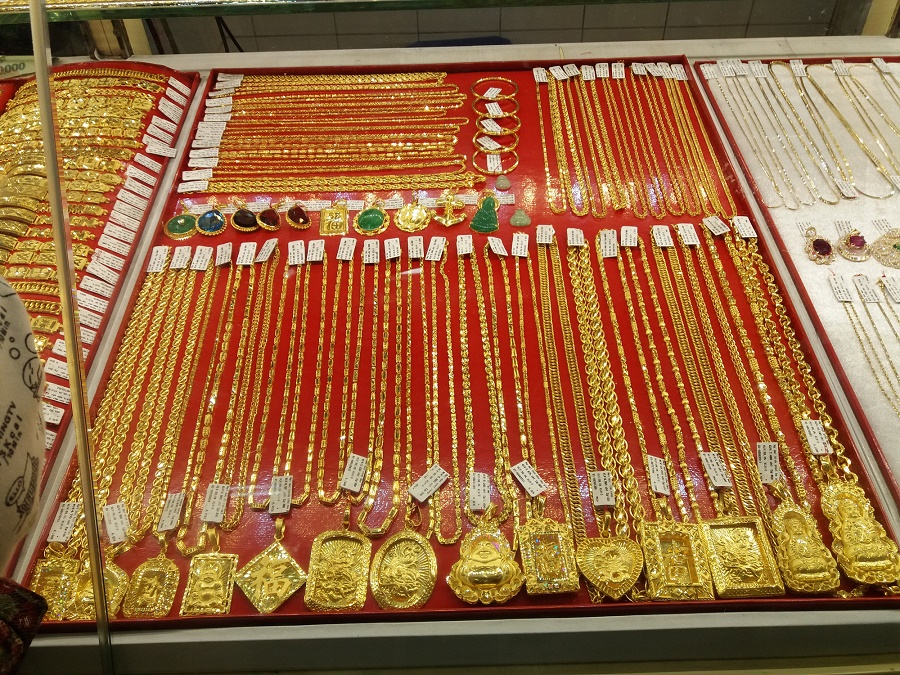 Giá vàng hôm nay 12/2: Vàng thế giới đột ngột tăng mạnh trở lại trong bối cảnh lạm phát vẫn gia tăng