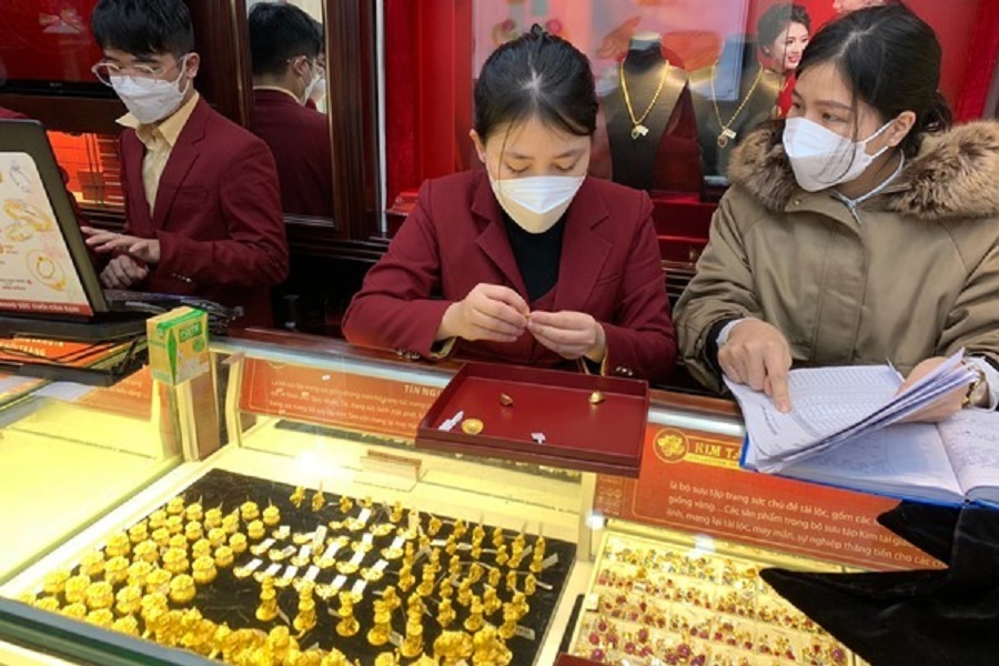 Giá vàng hôm nay 16/3/2022: Vàng trong nước và thế giới 'sụp đổ' đứt gãy ngưỡng quan trọng