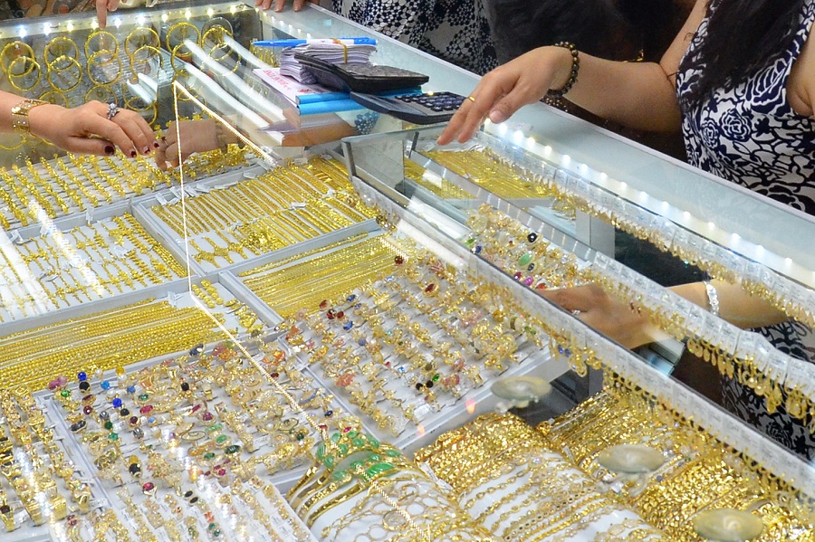 Giá vàng hôm nay 26.3.2022: Vàng SJC trong nước tiếp tục tăng giá, thêm 350.000đ - Ảnh 1