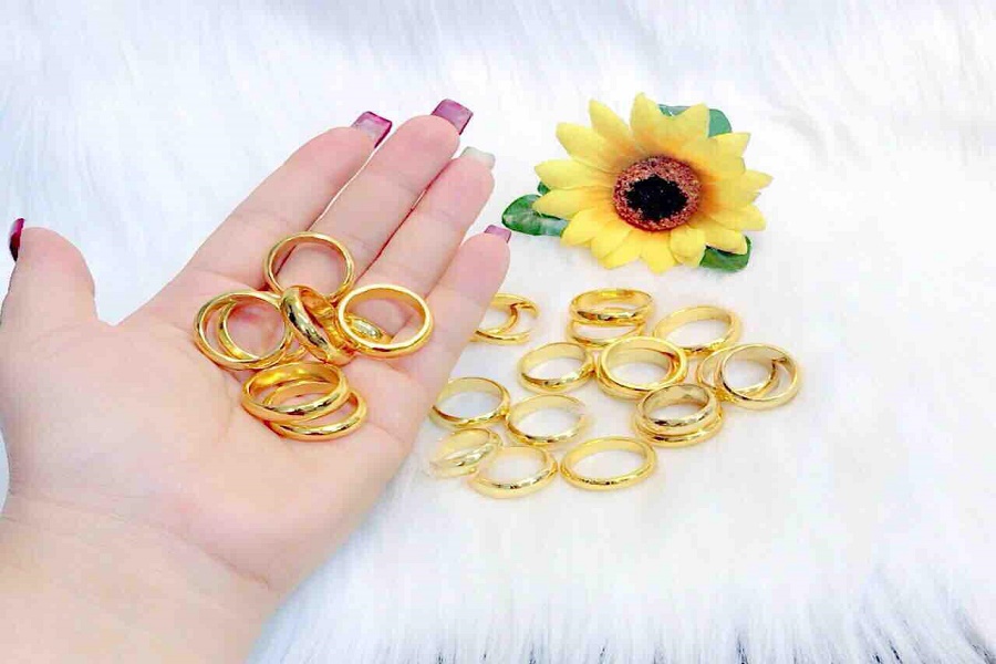 Giá vàng hôm nay 14.4: Vàng SJC áp sát ngưỡng 70 triệu đồng/lượng