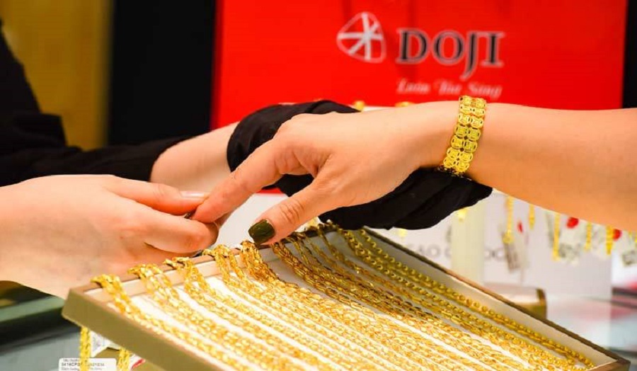 Giá vàng hôm nay 28.5 vàng trong nước và thế giới biến động trái chiều - Ảnh 1