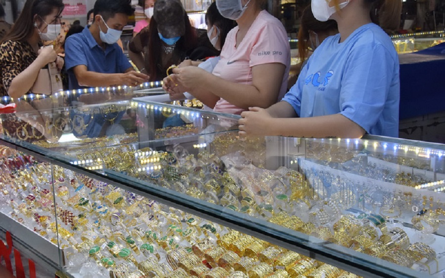 Giá vàng hôm nay 1/7 vàng thế giới giảm sâu, trong nước tăng nhẹ - Ảnh 1