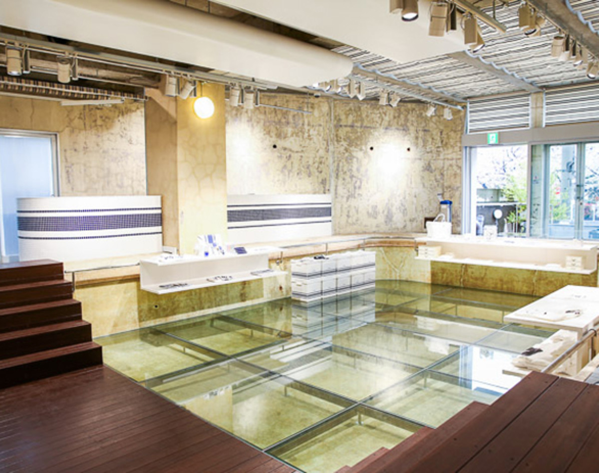 Hồ bơi Aoyama (Tokyo): Không gian độc đáo được thiết lập tại khu vực hồ bơi trước đây của một tòa nhà chung cư.
